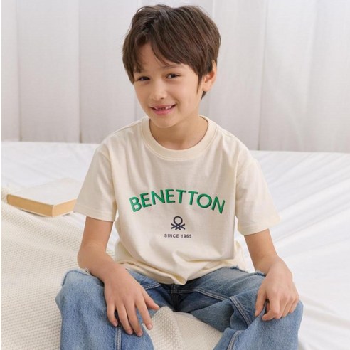 아이들의 여름을 시원하고 스타일리시하게: 베네통 아동용 반팔 티셔츠 BNKI009 BNKTS5M12T