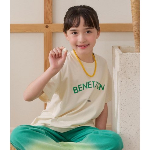 아이들의 여름을 시원하고 스타일리시하게: 베네통 아동용 반팔 티셔츠 BNKI009 BNKTS5M12T