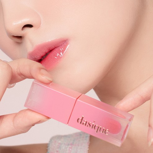 촉촉한 입술에 달콤한 생기를 더하다