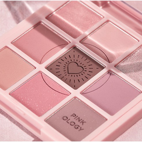 핑크빛 생기로 칙칙한 얼굴에 화사함을 더하다