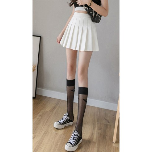 인생샷 보장! 다리 라인을 살려주는 마법 스커트