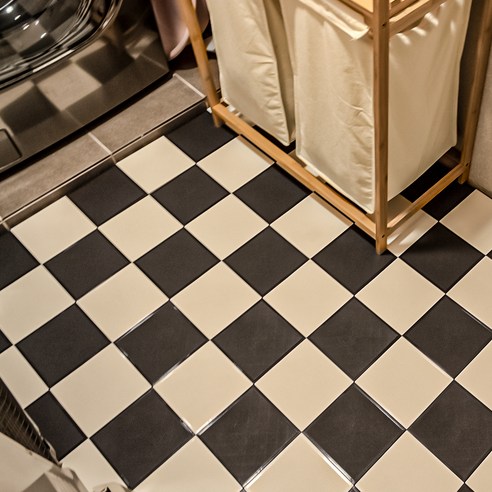 손쉬운 변신, 아임홈리빙 이지닷 데크타일로 완성하는 감각적인 공간