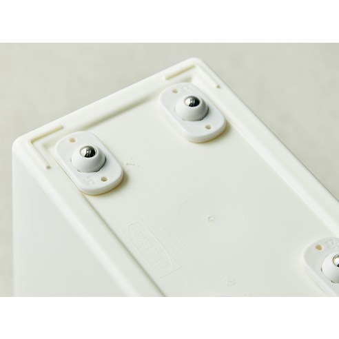 낑낑대며 가구 옮기다 허리 나갈 뻔한 썰, 이제 안녕! 부착식 바퀴로 삶의 질 급상승!