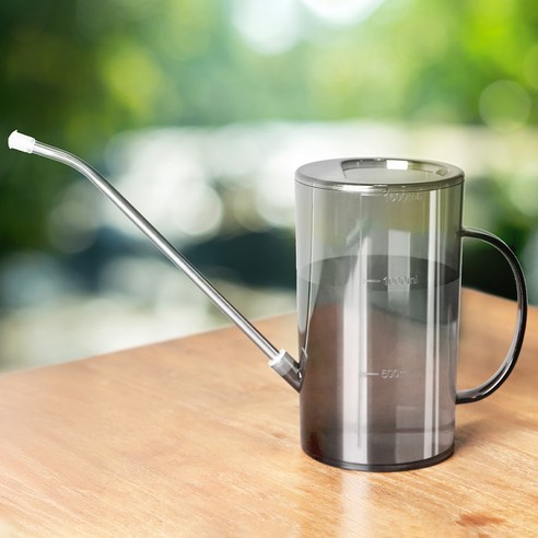 시들시들 힘없는 우리 집 식물, 코멧 물조리개로 싱그러움을 되찾다! 화분물조리개