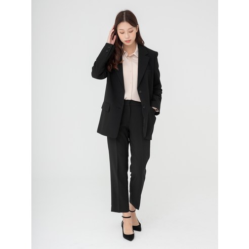 편안하고 세련된 캐럿 데일리 오버핏 싱글 자켓으로 사계절 동안 놀라운 스타일을 연출하세요.