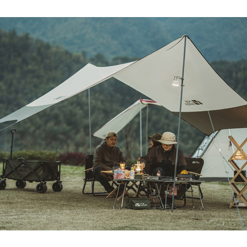 감각적인 디자인과 뛰어난 실용성을 갖춘 캠핑 필수품