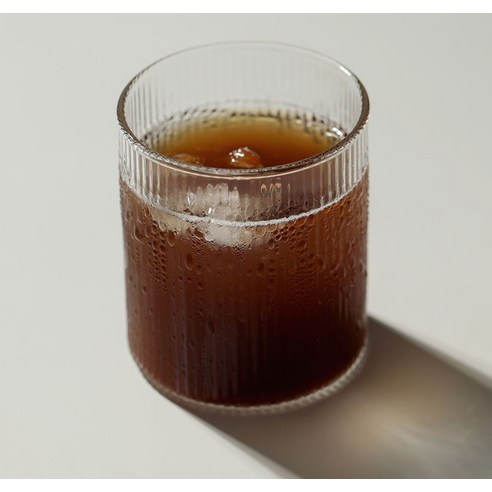 내열유리와 리플 패턴이 돋보이는 세련되고 내구성 뛰어난 이우아여사 리플 내열유리컵