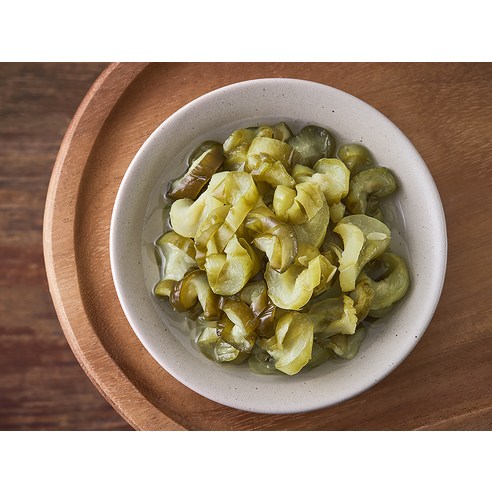 상큼하고 짭조름한 오이지무침으로 맛있는 식사