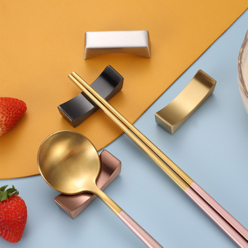 ADUNE 프리미엄 스테인레스 수저받침으로 식탁에 품격을 더하세요.