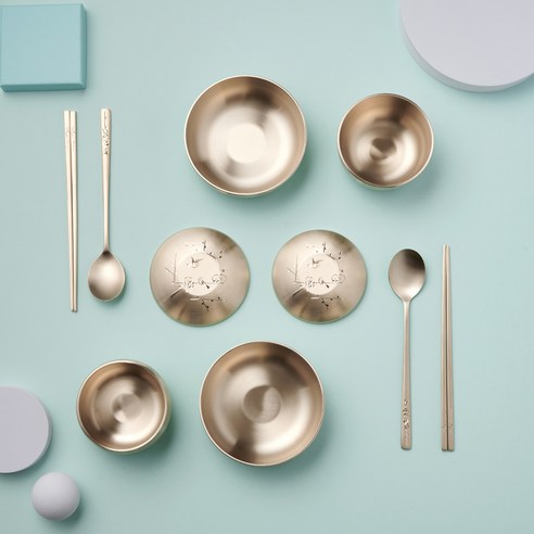 전통과 현대의 조화, 오부자 신매화조각 단반상기로 품격 있는 식탁을 완성하세요.