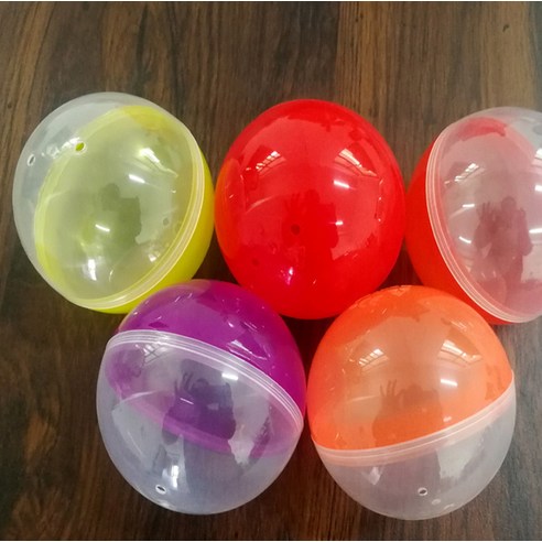 추억과 즐거움을 담는 반투명 뽑기 캡슐