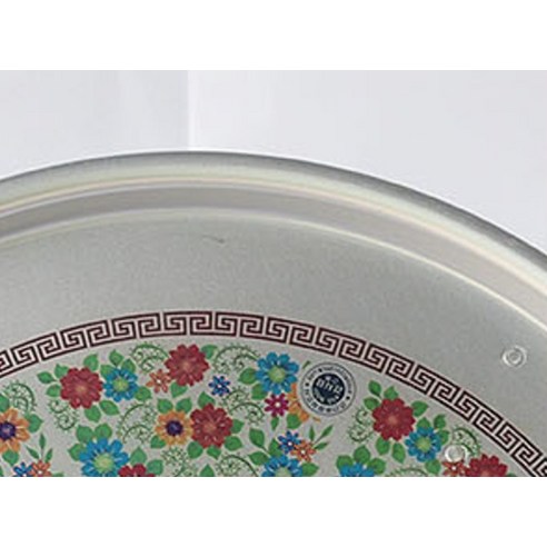 좁은 공간, 넓은 행복! 빈티지 감성 접이식 밥상으로 공간 활용과 감성을 동시에 잡으세요.