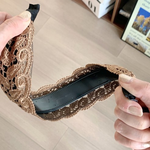 흘러내림 걱정 없이 하루 종일 예쁜 스타일, 스타일플래닛 빅레이스 와이드 헤어밴드!