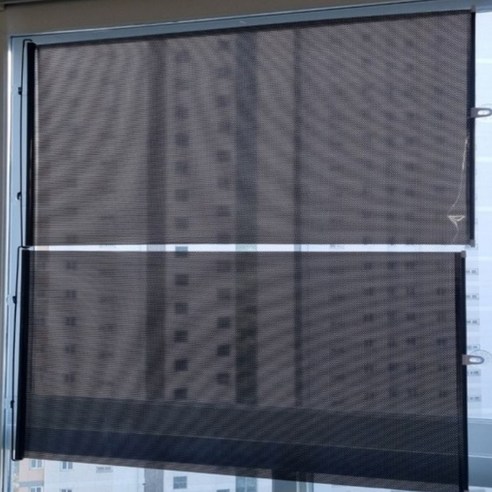 눈부신 햇살을 부드럽게 감싸 안아주는, 무난생활 롤스크린 2p