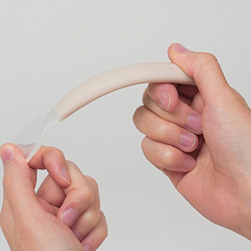 부드러운 실리콘으로 시작하는 안전하고 편안한 이유식, 마더케이 허그 스푼