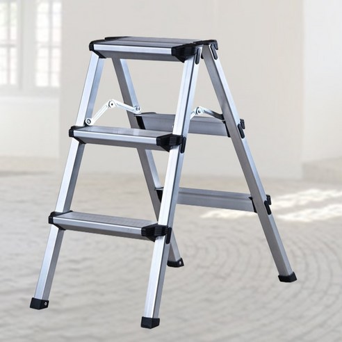 좁은 공간, 불안한 의자 대신 마메 경량안전발판 3단사다리로 안전과 편리함을 한번에!
