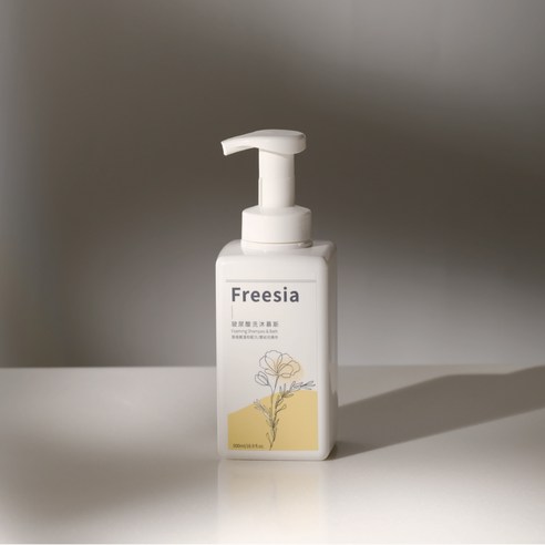 INTL:freesia INTL:玻尿酸洗沐慕斯 INTL:500ml INTL:foaming shampoo&bath INTL:胺基酸溫和配方 INTL:嬰幼兒適用 母嬰用品 生活用品 皮膚護理 清潔用品