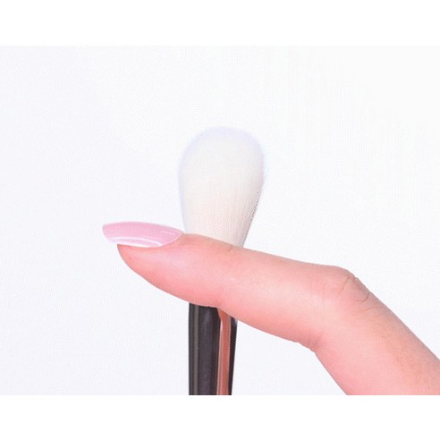 섬세한 광채를 완성하는 마법, 바닐라코 하이라이터 브러쉬