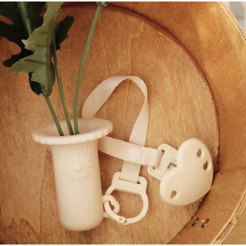 아기 손에 찰싹! 위생과 편리함을 더한 데이지 티딩 러스크 홀더로 육아 고민 끝!