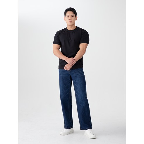 세련된 스타일과 시원한 착용감을 한 번에 완성하는 반팔 티셔츠