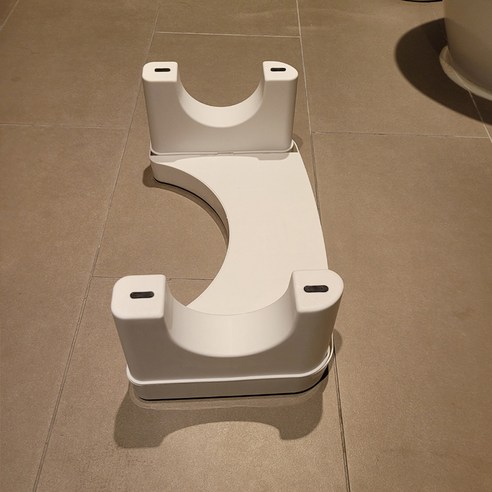 쾌변을 부르는 마법, 그뤠잇 변기 발 받침대로 삶의 질을 높여보세요.