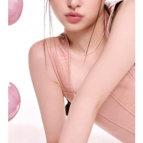 유리알 광택 핑크 립, 롬앤 글래스팅 컬러 글로스로 완성하세요.