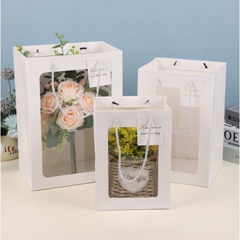 투명 꽃 쇼핑백으로 완성하는 센스 만점 선물 포장