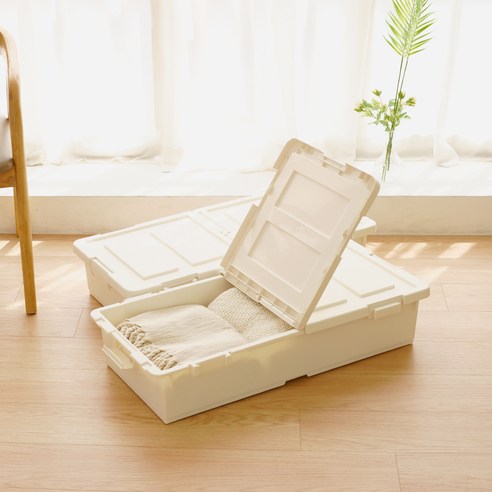 숨 막히는 옷장, 해답은 ‘침대 밑’에 있었다! 먼지 걱정 없이 깔끔한 수납 솔루션 침대밑수납함