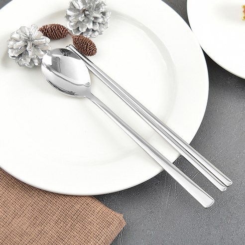 고급스러움과 실용성을 겸비한 10인용 국산 수저세트