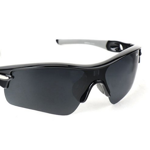 편광 렌즈와 스포티한 디자인의 가성비 좋은 선글라스