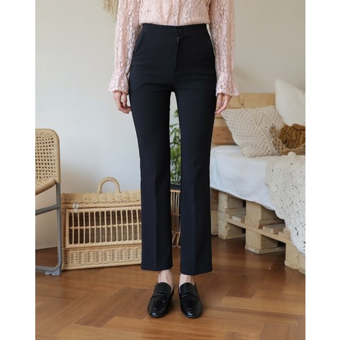 편안함과 스타일이 완벽하게 조화된 필수 의상