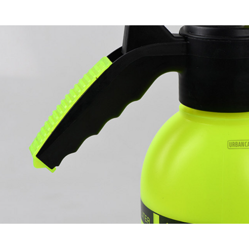 좁은 공간 세차도 문제없는 어반카 압축분무기로 쉽고 빠른 셀프세차를 경험하세요!