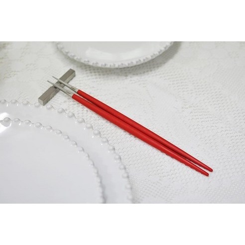 섬세한 디자인과 뛰어난 품질로 식탁의 품격을 높이는 큐티폴 고아 젓가락