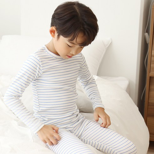 가을, 우리 아이에게 포근함과 스타일을 선물하세요: 프리미에팜 아동용 라인 후라이스 실내 상하복 세트