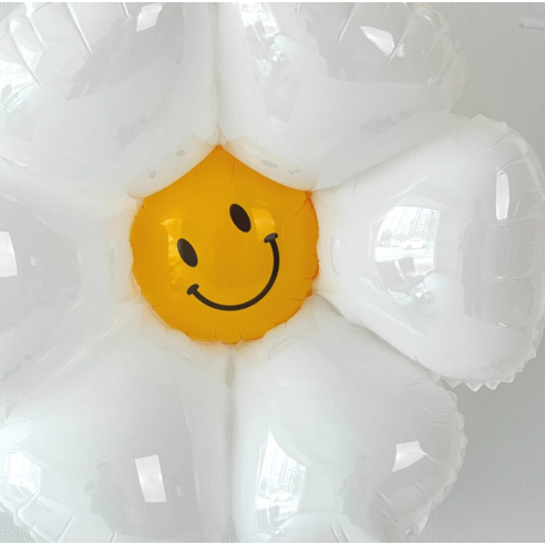 블루 계열의 매력적인 데이지 플라워 생일 가랜드 세트로 기억에 남을 만한 순간을 만들어보세요.