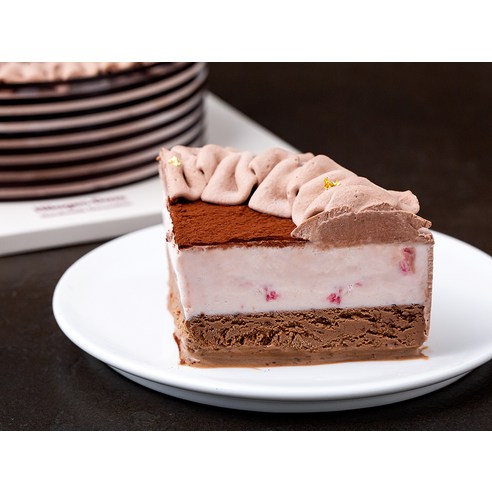 특별한 날, 달콤한 감동을 선사하는 하겐다즈 스위트 러브 홀케이크