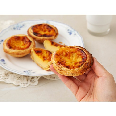 입 안 가득 퍼지는 포르투갈의 향기, 냉동 에그타르트로 일상에 달콤한 휴식을.