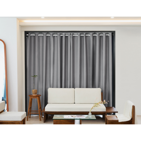 현관 앞 고민 해결! 까사마루 암막커튼 하나로 따뜻하고 아늑한 공간을 만드세요.