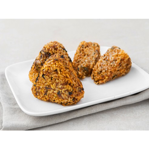 냉동 편의식품으로 쉽고 빠르게 감자탕의 진수를 즐기세요.