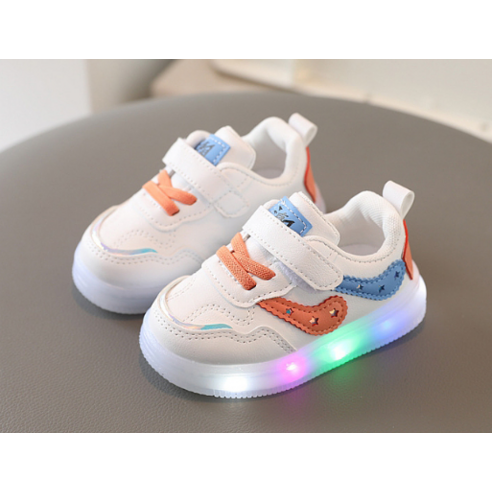 아이들의 안전과 스타일을 책임지는 빛나는 발걸음