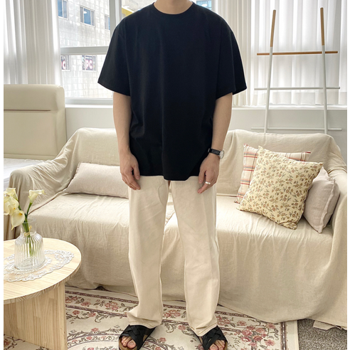 오티디의 오버핏 무지 티셔츠: 편안함과 스타일의 완벽한 조화