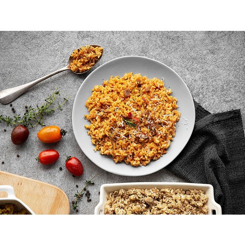 쫄깃한 닭고기가 든 데리야끼 볶음밥