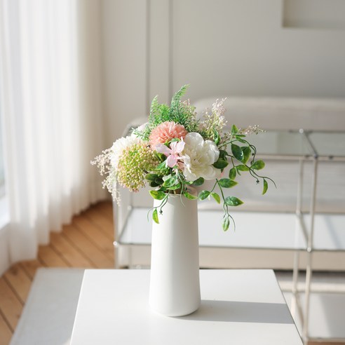 세련되고 기능적인 하루의공간 모던 도자기 화병