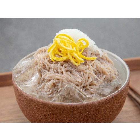풀무원의 신선한 재료로 만든 시원하고 맛있는 동치미 냉면