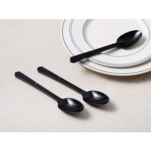 편리함과 세련됨을 모두 갖춘 일회용 숟가락