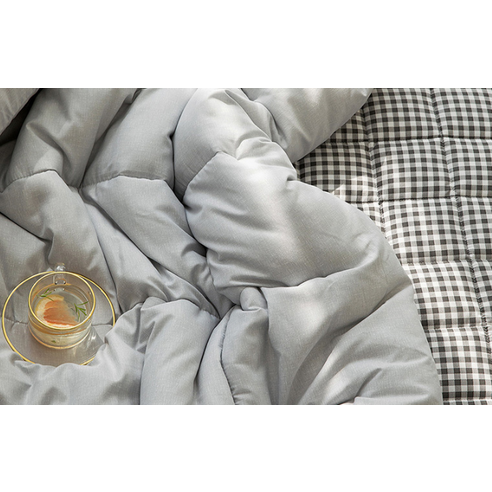 棉被 床上用品  梳妝  羽絨被  深度睡眠  睡眠  蜂蜜睡眠  深度睡眠  睡前  被子