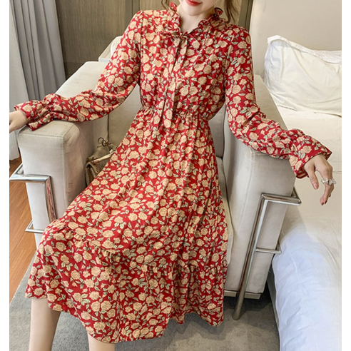 고급스러운 플라워 패턴과 레드계열의 컬러가 여성의 매력을 더해주는 루나걸 보뮤 플라워 원피스