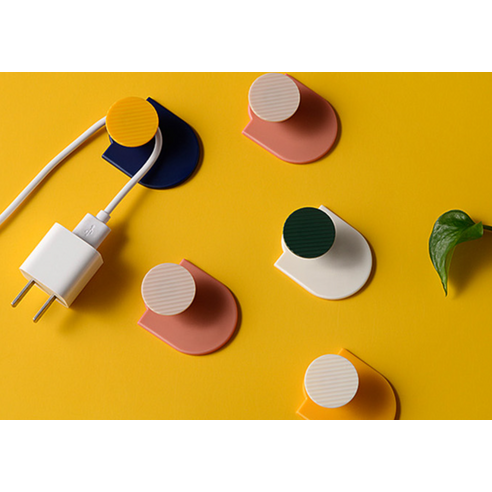 집안의 잡동사니 정리에 이상적인 아필코 부착형 벽걸이 후크