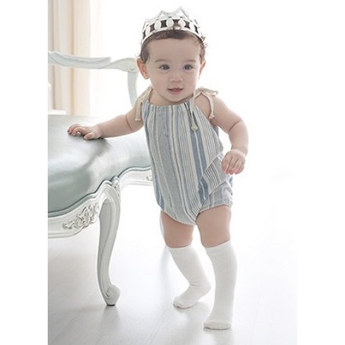 포근함과 스타일을 한 번에! 하이베이비클럽 무지 아기 니삭스로 우리 아이 발끝까지 사랑스럽게.