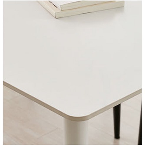 아름다움과 실용성을 겸비한 디네트2 세라믹 식탁으로 주방에 예술을 더하세요.